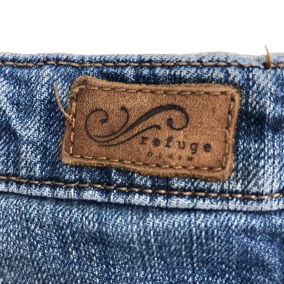 Refuge Jeans Distressed Destroyed Torn Up Rugged SZ 3R; Cotton Spandex Lightwash - Picture 9 of 10